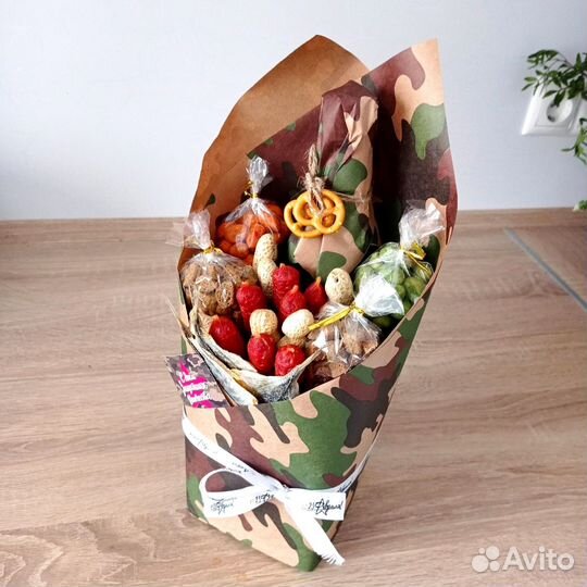 Букет мужской с колбасами, рыбкой