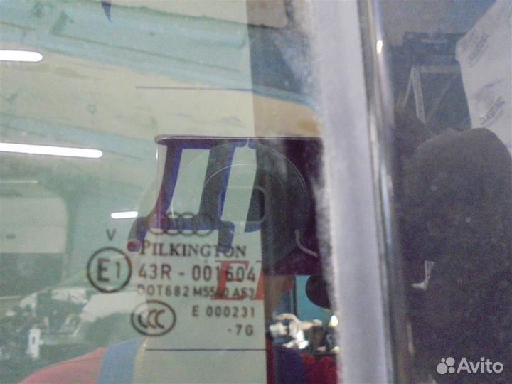 Стекло двери задней правой Audi Q7 2005