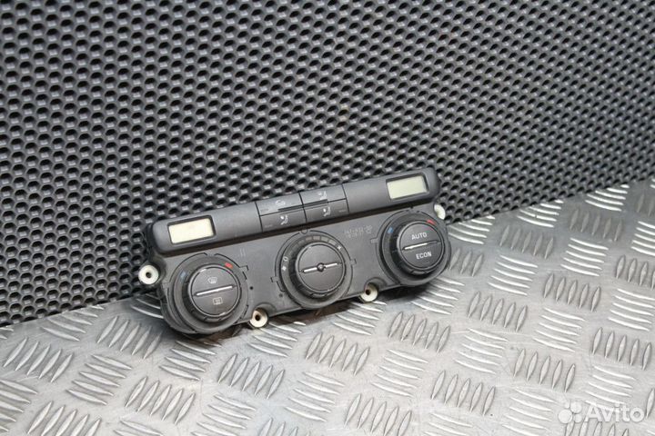 Блок управления климатической установкой Volkswage