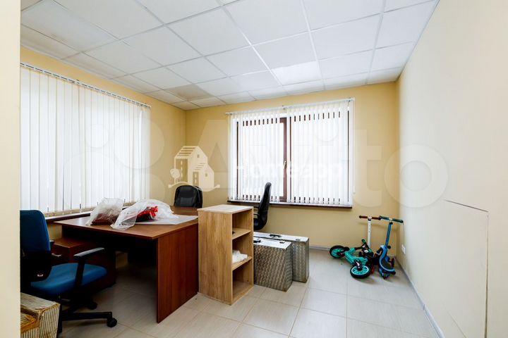 Дом 900 м² на участке 9 сот.