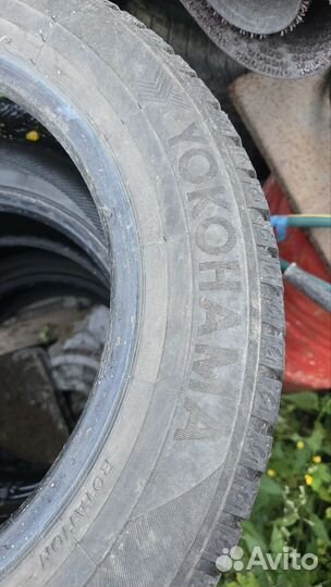 Yokohama IceGuard Stud IG65 215/60 R16