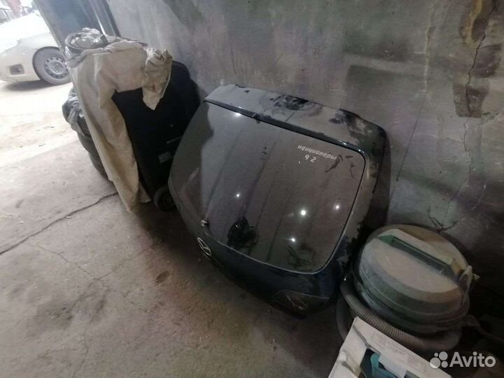 Заднее стекло на крышку багажника mazda 3