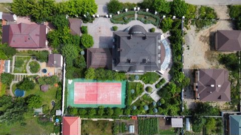 Коттедж 1199 м² на участке 30 сот.