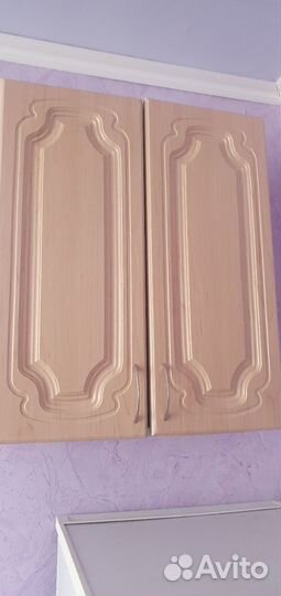 Кухонный навесной шкаф