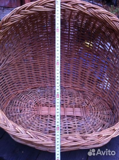 Корзина плетеная полузакрытая из лозы