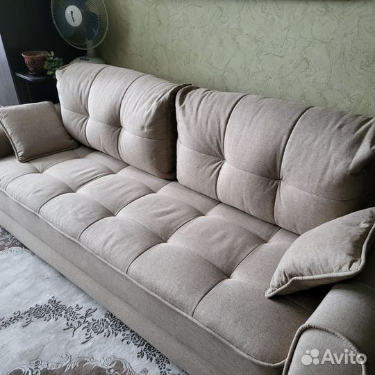 Диван,почти новый