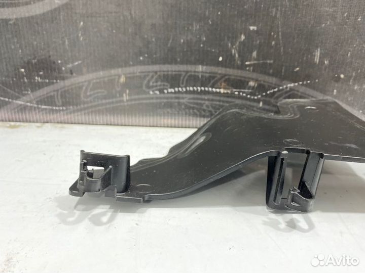 Воздуховод радиатора левый Volkswagen Tiguan 5N