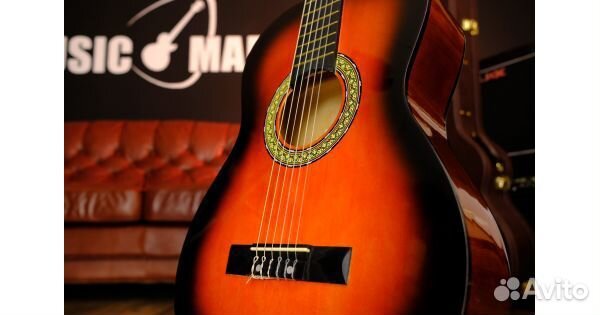 Классическая гитара (аксессуар в подарок)