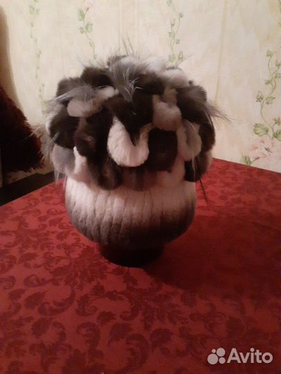 Шапка из вязаного кролика