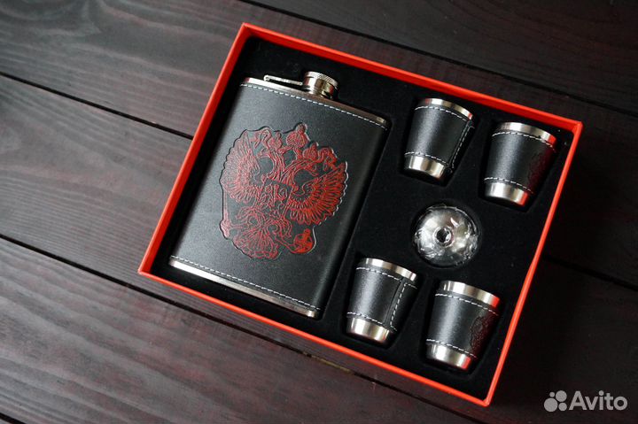 Подарочный набор.Фляжка,рюмки,воронка.Новый