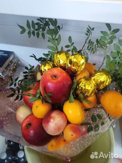 Фруктовые букеты и сладкие букеты