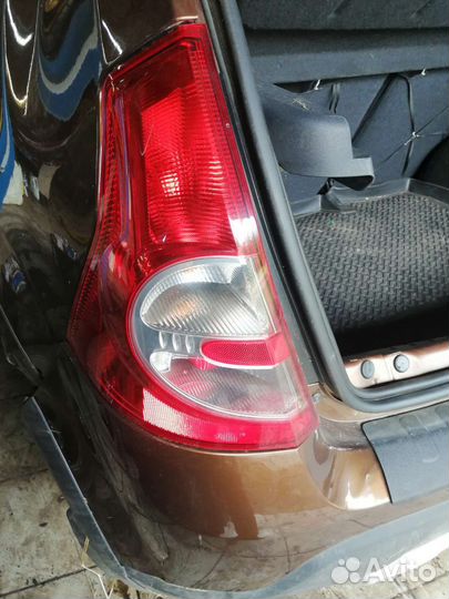 Фонарь задний Рено Сандеро