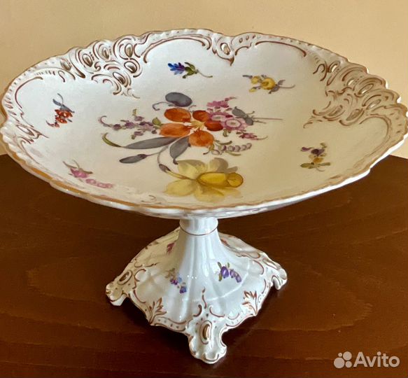 Ваза на высокой ножке. Цена за одну. Nymphenburg