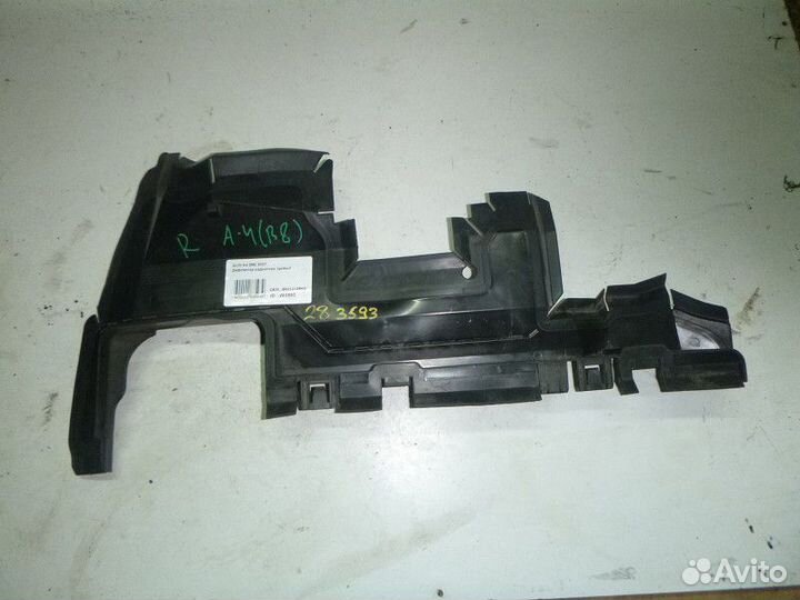 Дефлектор радиатора правый audi A4 B8 2007