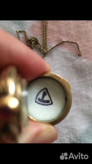 Часы -кулон