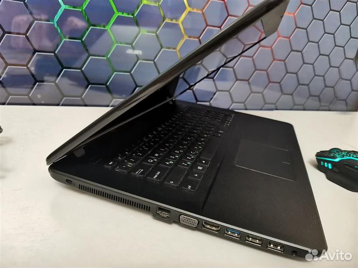 Как новый большой игровой Asus 2 видеокарты