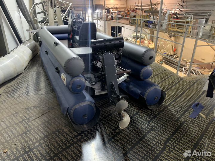 Лодка болотоход Бриз 430