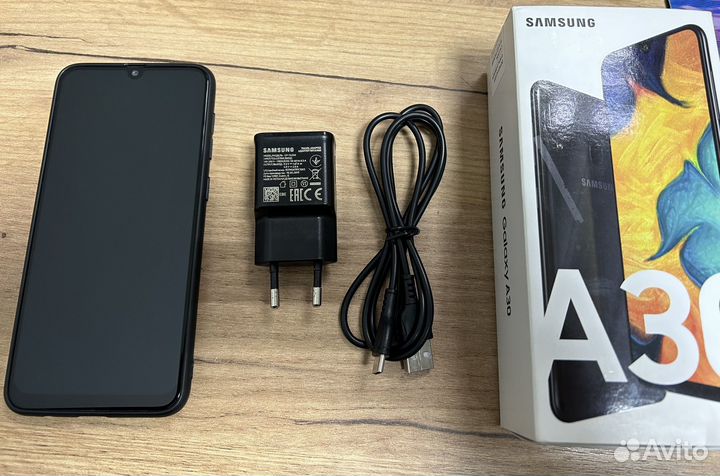 Samsung Galaxy A30, 3/32 ГБ