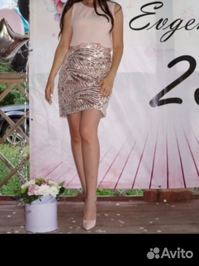 Платье с пайетками