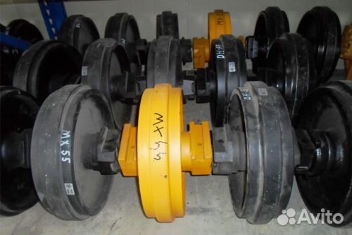 Колесо направляющее (ленивец) Hitachi EX75UR.2