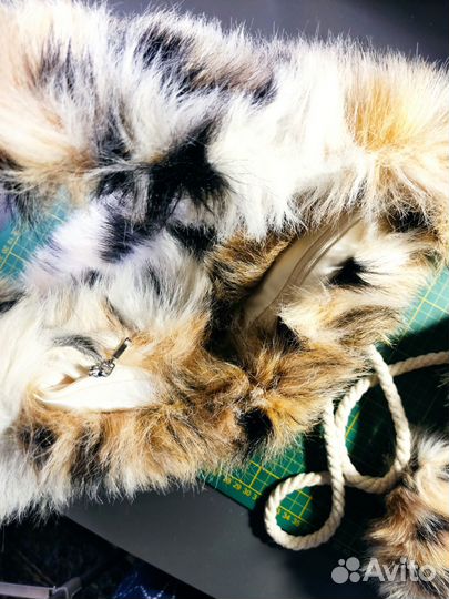Меховая сумка и варежки. Комплект