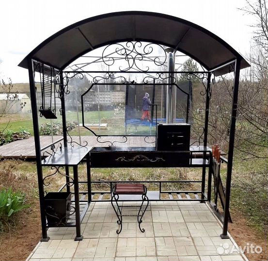 Беседка с мангалом