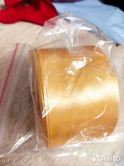 Лента атласная 27м, ширина 5см,золотистого цвета