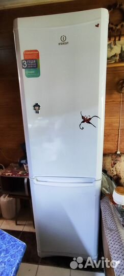 Холодильник бу indesit