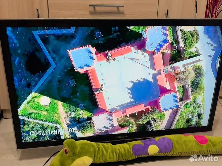 Отлично телевизор Samsung 40 дюймов