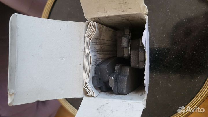 Тормозные колодки задние на Tayota Corolla