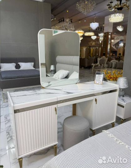 Кровать в спальню. Спальня