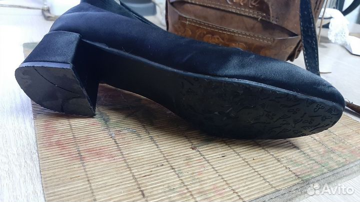 Туфли атласные 37