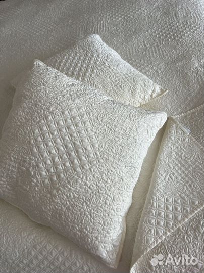 Zara home покрывало с рельефным дамасским узором