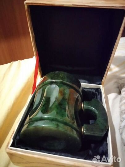 Кружка из нефрита (полудрагоценный камень)