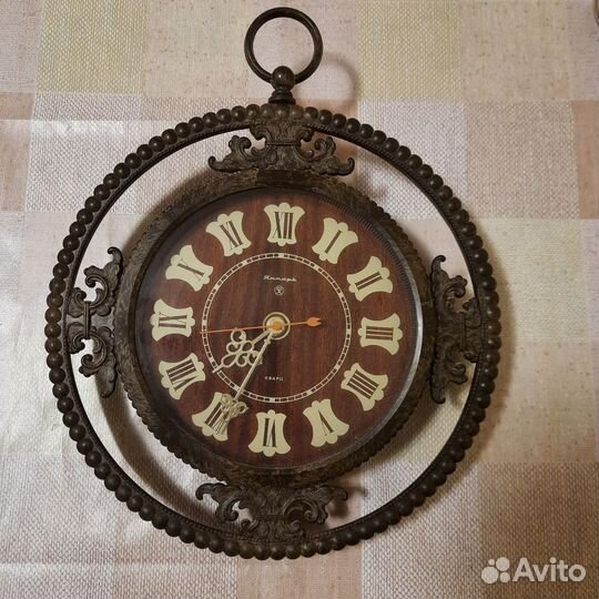 Часы настенные СССР янтарь кварц