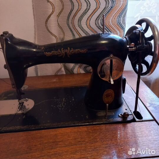 Швейная машинка пмз им.Калинина