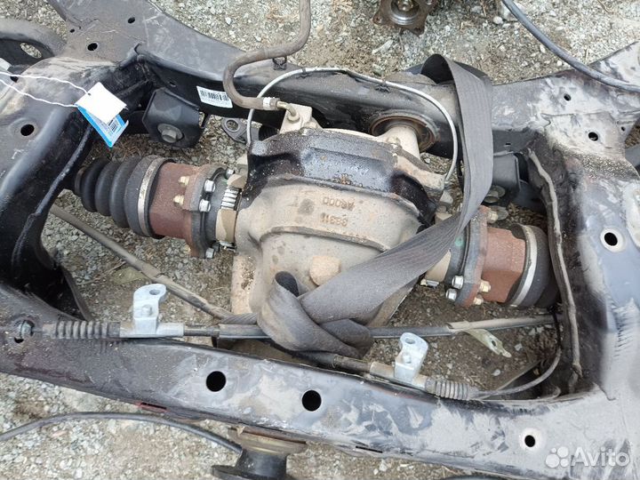 Балка задняя Nissan Cedric HY34