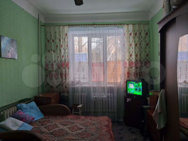 Комната 17,6 м² в 3-к., 1/2 эт.