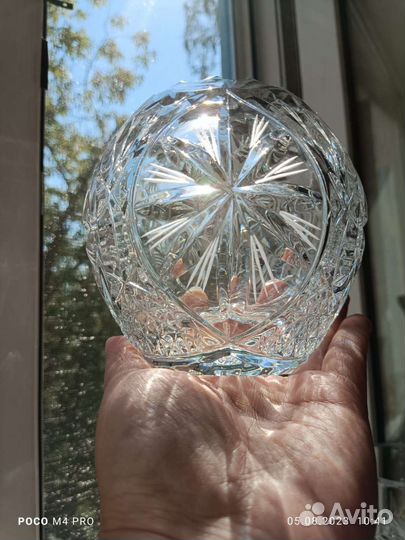 Хрустальная ваза шар