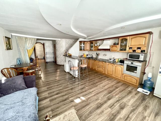 3-к. квартира, 98,5 м², 15/17 эт.