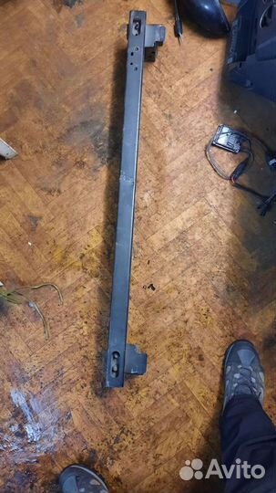 Nissan x trail t30. Усилитель бампера