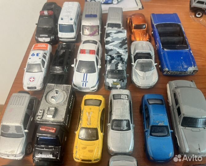 29 машинок лотом в разных состояних по 50 р