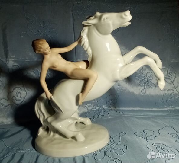 Амазонка на коне. Фарфор. Германия. 1975 г