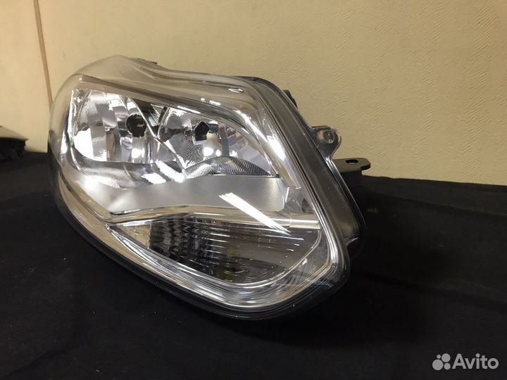 Фара правая Ford Focus 3 (2011-2015)