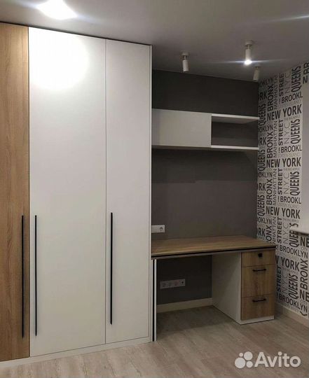 Рабочая зона для школьников (письменный стол)