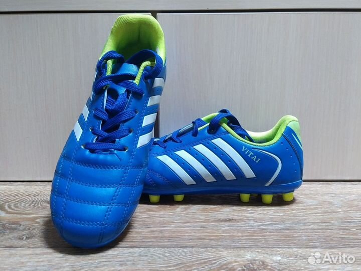 Футбольные кроссовки детские