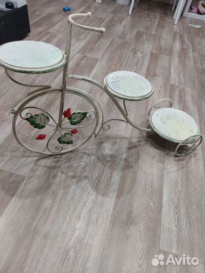 Подставка под цветы