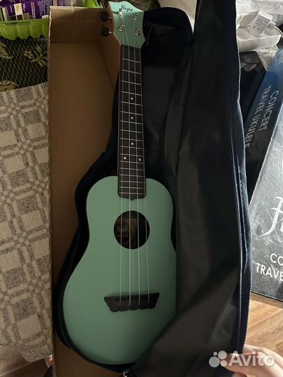 Продам укулеле