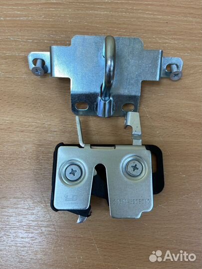 Бесшумный замок багажника Нива