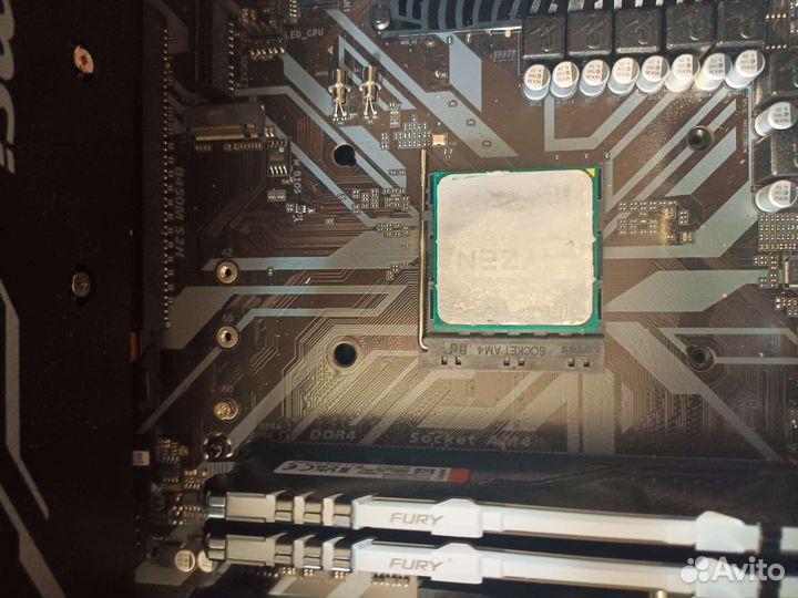 Процессор AMD Ryzen 3 2200g со встройкой Vega 8